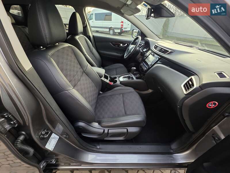 Внедорожник / Кроссовер Nissan Qashqai 2017 в Ивано-Франковске