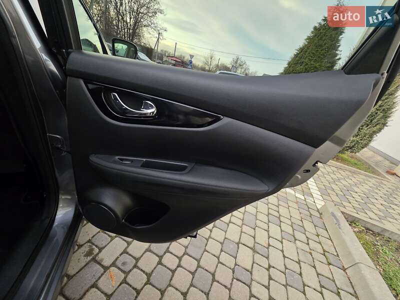 Внедорожник / Кроссовер Nissan Qashqai 2017 в Ивано-Франковске