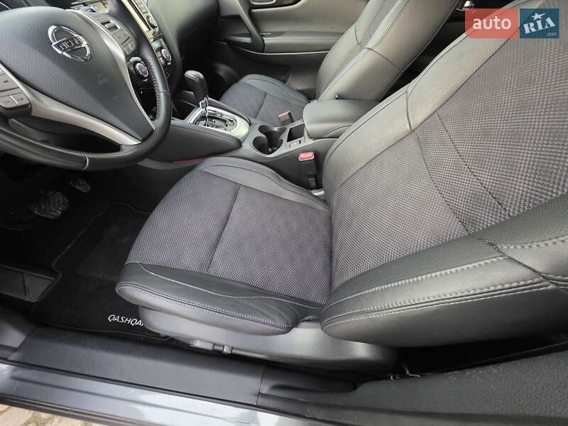 Внедорожник / Кроссовер Nissan Qashqai 2017 в Ивано-Франковске