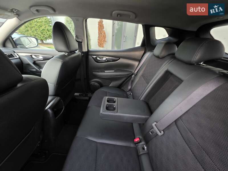 Внедорожник / Кроссовер Nissan Qashqai 2017 в Ивано-Франковске