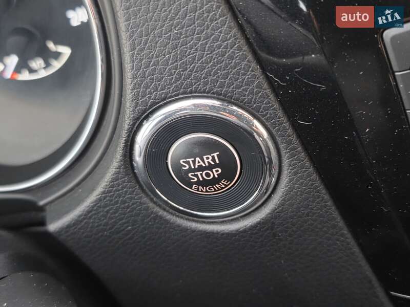 Внедорожник / Кроссовер Nissan Qashqai 2017 в Ивано-Франковске