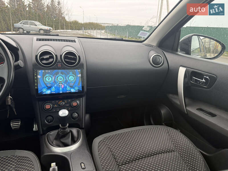 Позашляховик / Кросовер Nissan Qashqai 2009 в Львові