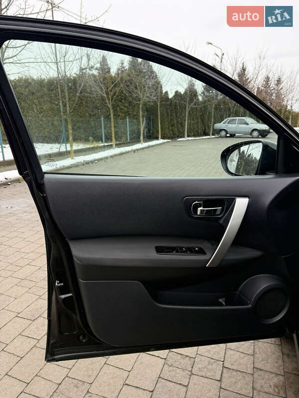 Позашляховик / Кросовер Nissan Qashqai 2009 в Львові