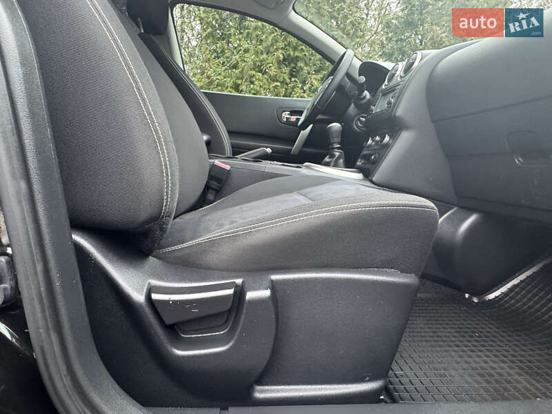 Позашляховик / Кросовер Nissan Qashqai 2012 в Рівному