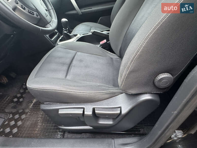 Позашляховик / Кросовер Nissan Qashqai 2012 в Рівному