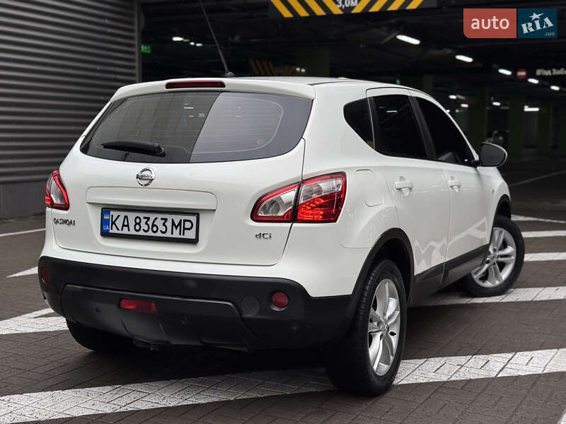 Позашляховик / Кросовер Nissan Qashqai 2012 в Києві
