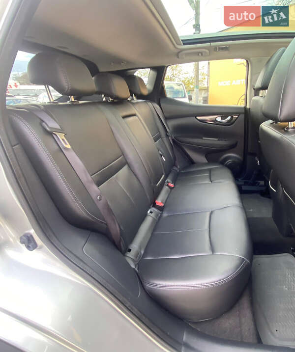 Внедорожник / Кроссовер Nissan Qashqai 2016 в Ровно