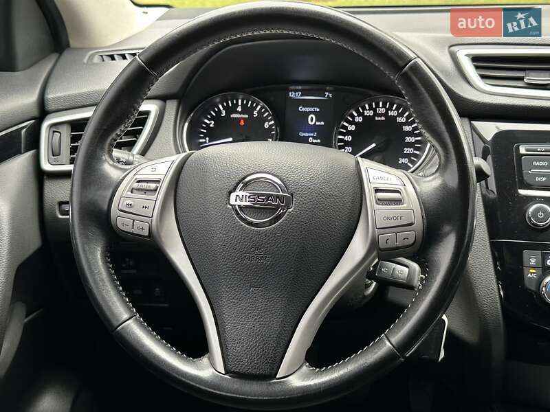 Внедорожник / Кроссовер Nissan Qashqai 2017 в Харькове