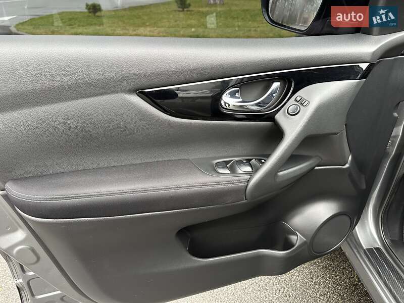 Внедорожник / Кроссовер Nissan Qashqai 2017 в Харькове