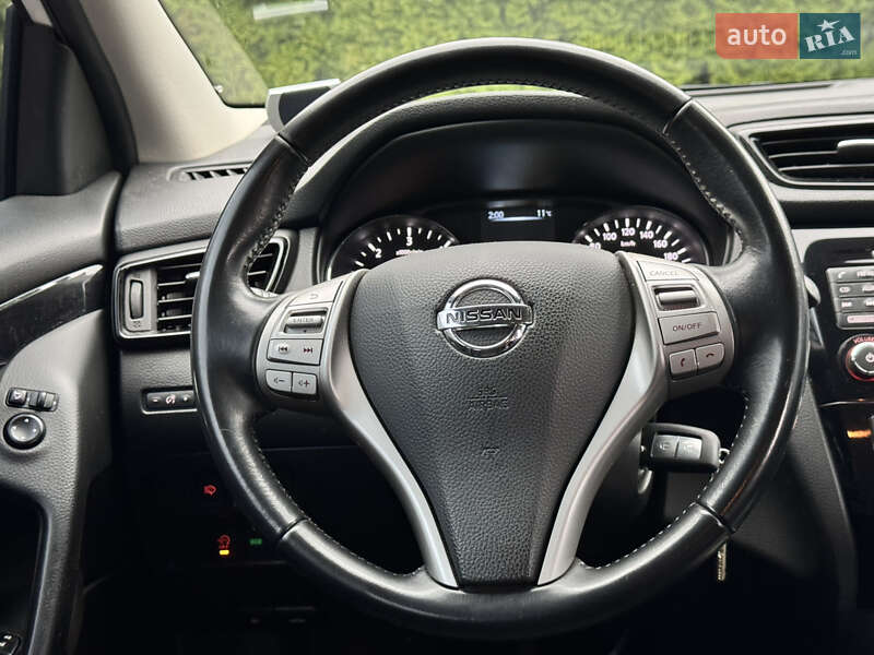 Позашляховик / Кросовер Nissan Qashqai 2015 в Києві