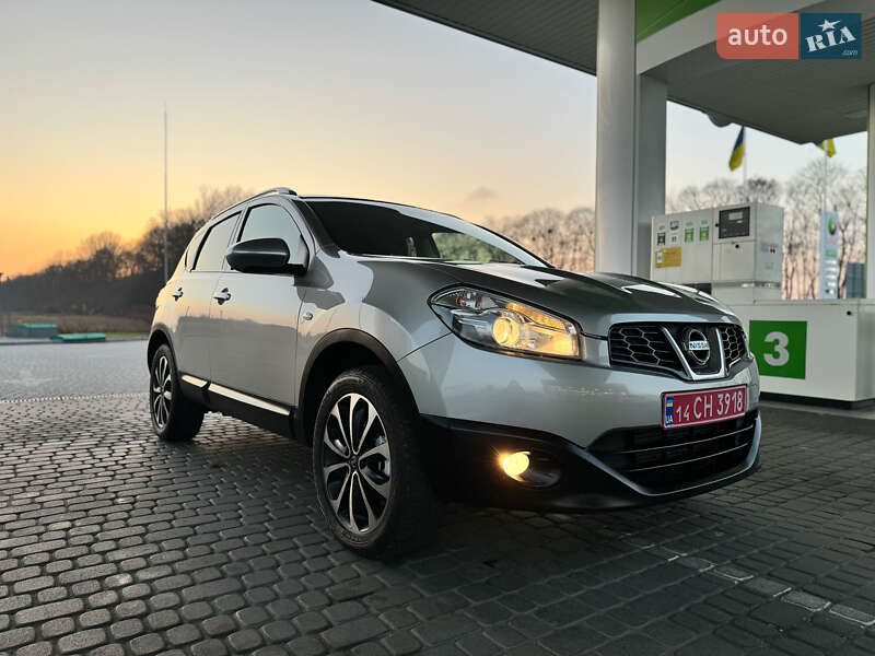 Позашляховик / Кросовер Nissan Qashqai 2012 в Стрию