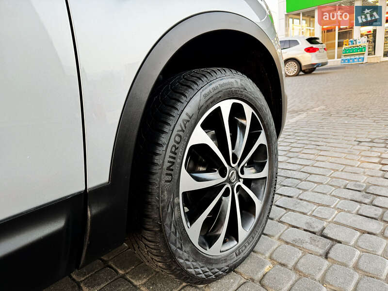 Позашляховик / Кросовер Nissan Qashqai 2012 в Стрию