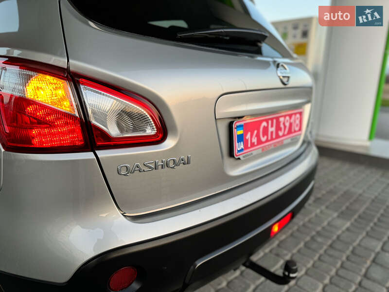 Позашляховик / Кросовер Nissan Qashqai 2012 в Стрию