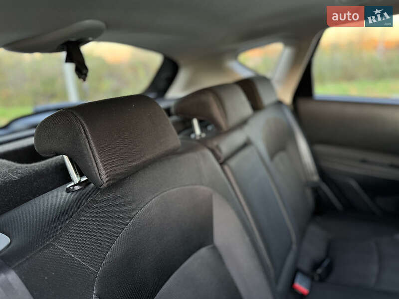 Позашляховик / Кросовер Nissan Qashqai 2012 в Стрию