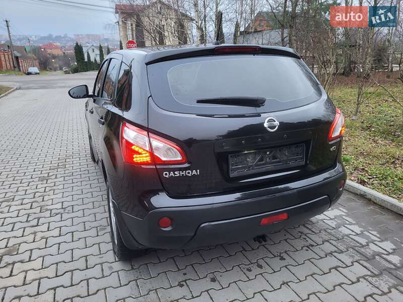 Внедорожник / Кроссовер Nissan Qashqai 2011 в Хмельницком