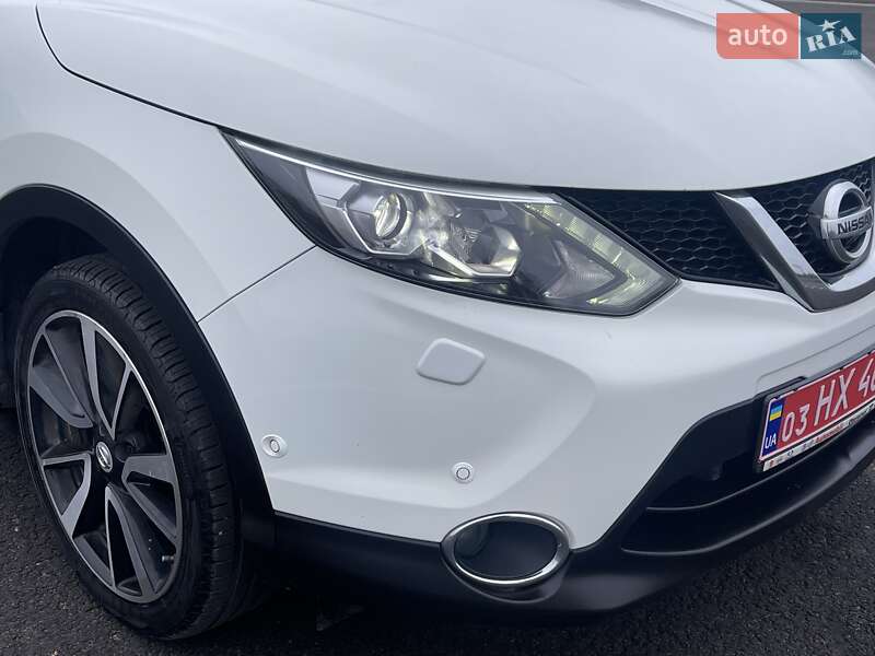 Позашляховик / Кросовер Nissan Qashqai 2015 в Ковелі