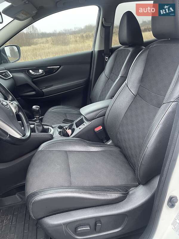 Позашляховик / Кросовер Nissan Qashqai 2015 в Ковелі