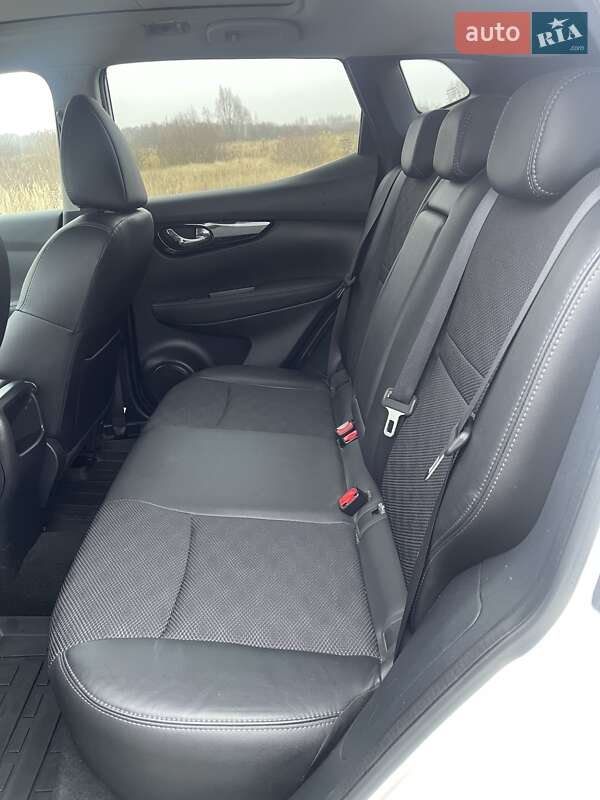 Позашляховик / Кросовер Nissan Qashqai 2015 в Ковелі