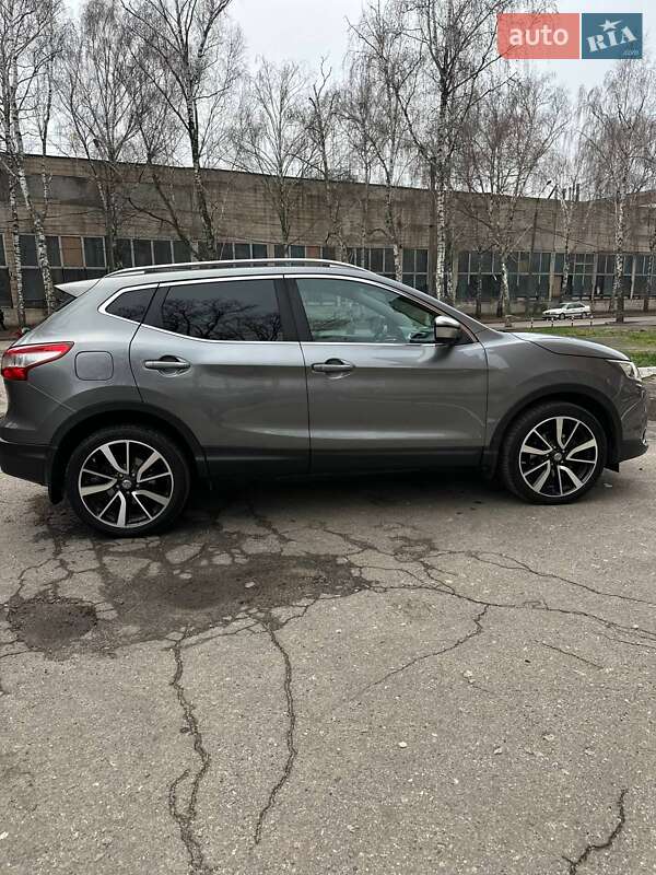 Позашляховик / Кросовер Nissan Qashqai 2014 в Сумах