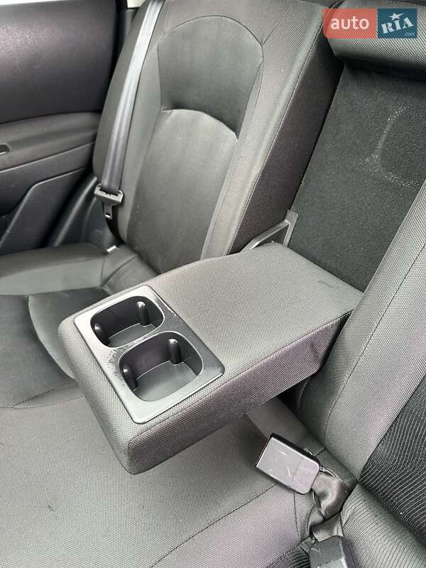 Позашляховик / Кросовер Nissan Qashqai 2011 в Сумах