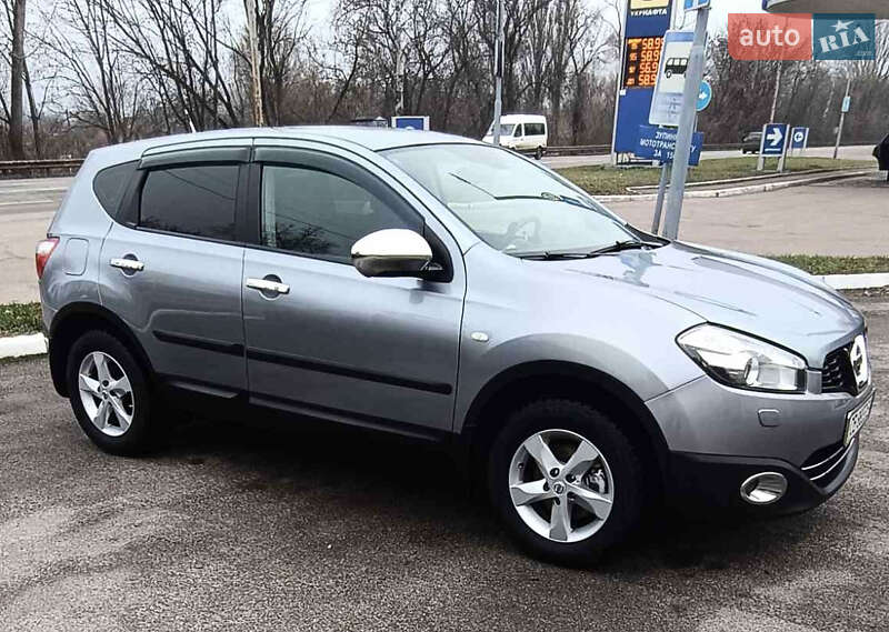 Внедорожник / Кроссовер Nissan Qashqai 2013 в Чернигове