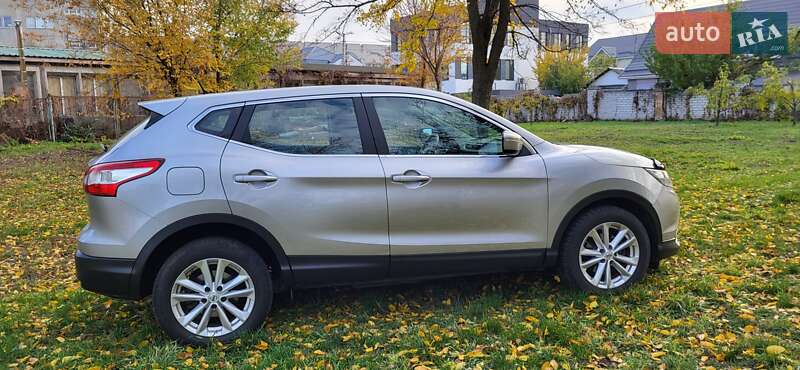 Внедорожник / Кроссовер Nissan Qashqai 2014 в Черкассах