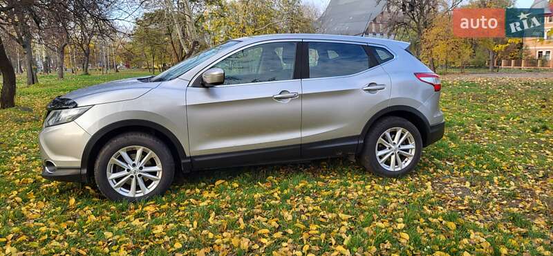 Внедорожник / Кроссовер Nissan Qashqai 2014 в Черкассах
