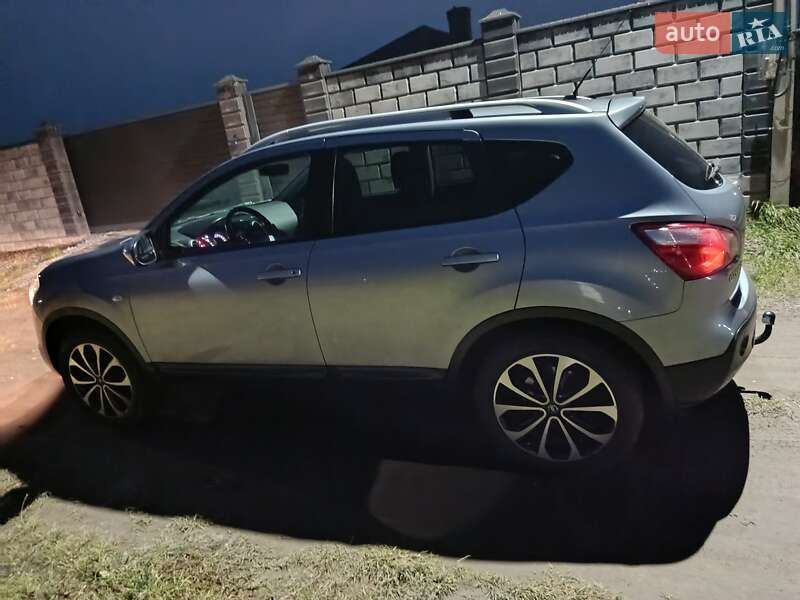 Позашляховик / Кросовер Nissan Qashqai 2011 в Рівному