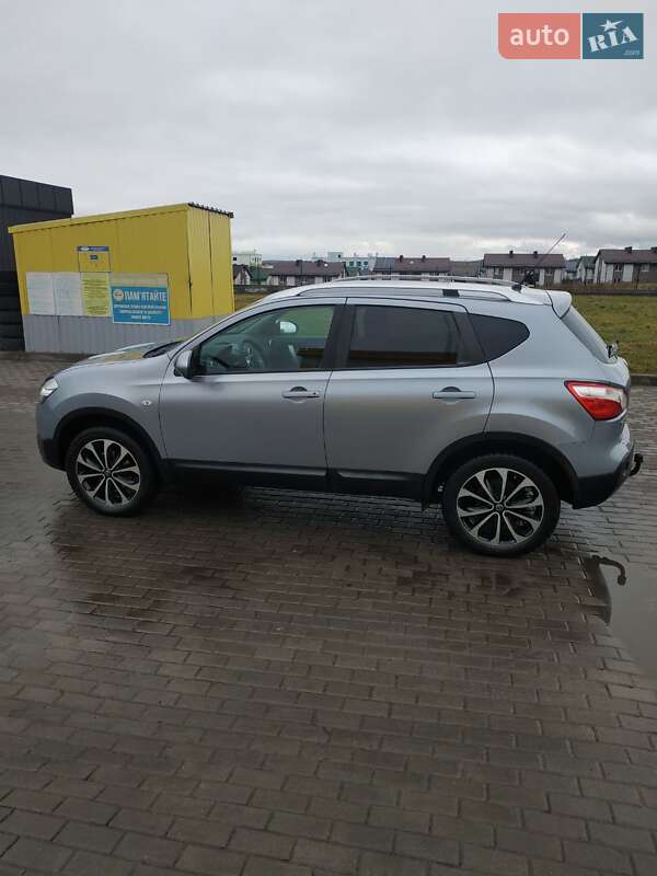 Позашляховик / Кросовер Nissan Qashqai 2011 в Рівному