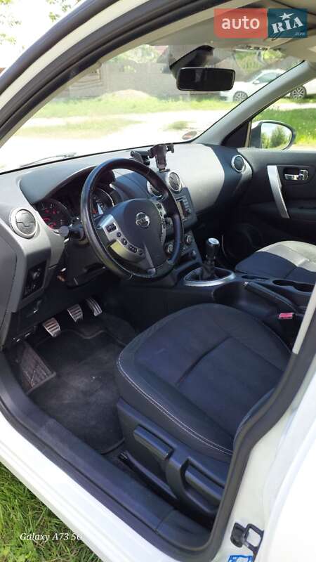 Позашляховик / Кросовер Nissan Qashqai 2012 в Чернівцях фото 20 Позашляховик / Кросовер Nissan Qashqai 2012 в Чернівцях