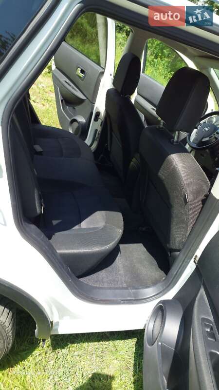 Позашляховик / Кросовер Nissan Qashqai 2012 в Чернівцях фото 22 Позашляховик / Кросовер Nissan Qashqai 2012 в Чернівцях