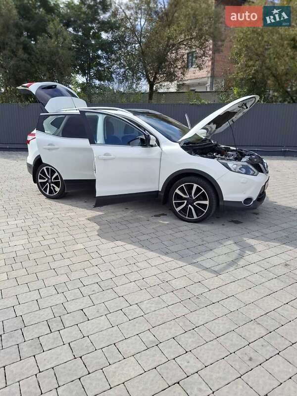 Позашляховик / Кросовер Nissan Qashqai 2014 в Львові фото 15 Позашляховик / Кросовер Nissan Qashqai 2014 в Львові