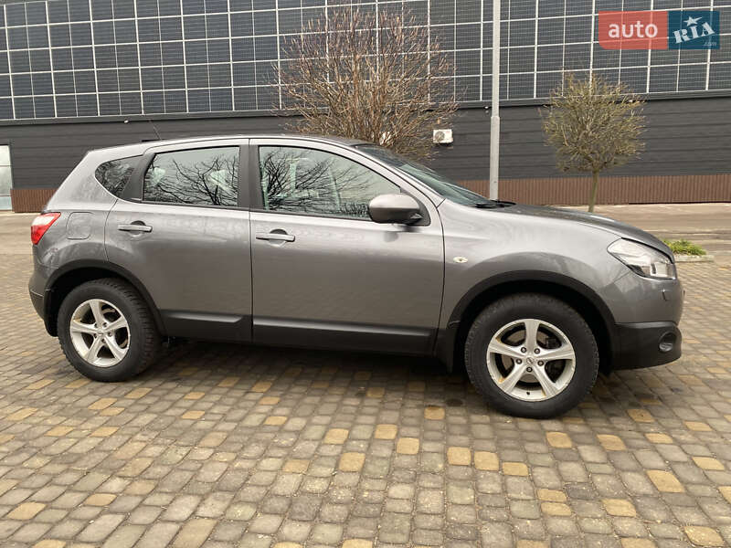 Позашляховик / Кросовер Nissan Qashqai 2011 в Луцьку
