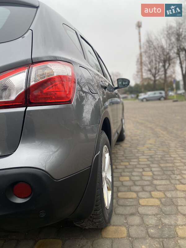Позашляховик / Кросовер Nissan Qashqai 2011 в Луцьку