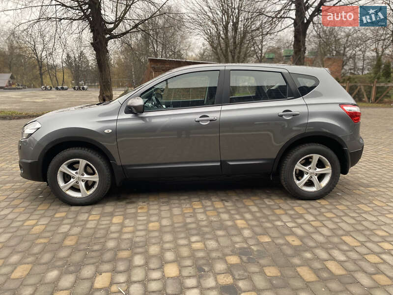 Позашляховик / Кросовер Nissan Qashqai 2011 в Луцьку