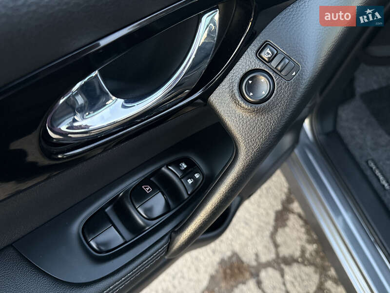 Позашляховик / Кросовер Nissan Qashqai 2015 в Трускавці фото 38 Позашляховик / Кросовер Nissan Qashqai 2015 в Трускавці