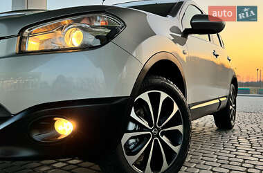 Внедорожник / Кроссовер Nissan Qashqai 2012 в Стрые