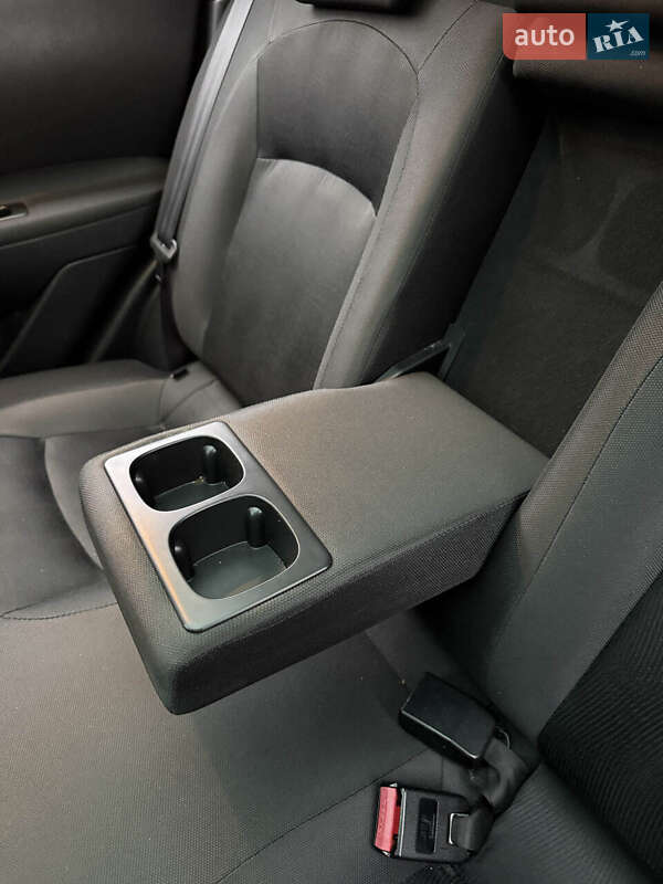 Позашляховик / Кросовер Nissan Qashqai 2011 в Сумах