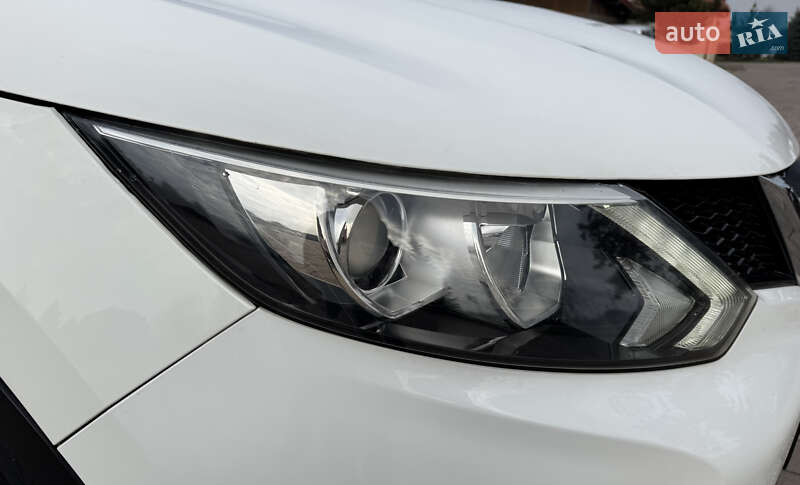 Внедорожник / Кроссовер Nissan Qashqai 2015 в Ивано-Франковске фото 23 Внедорожник / Кроссовер Nissan Qashqai 2015 в Ивано-Франковске