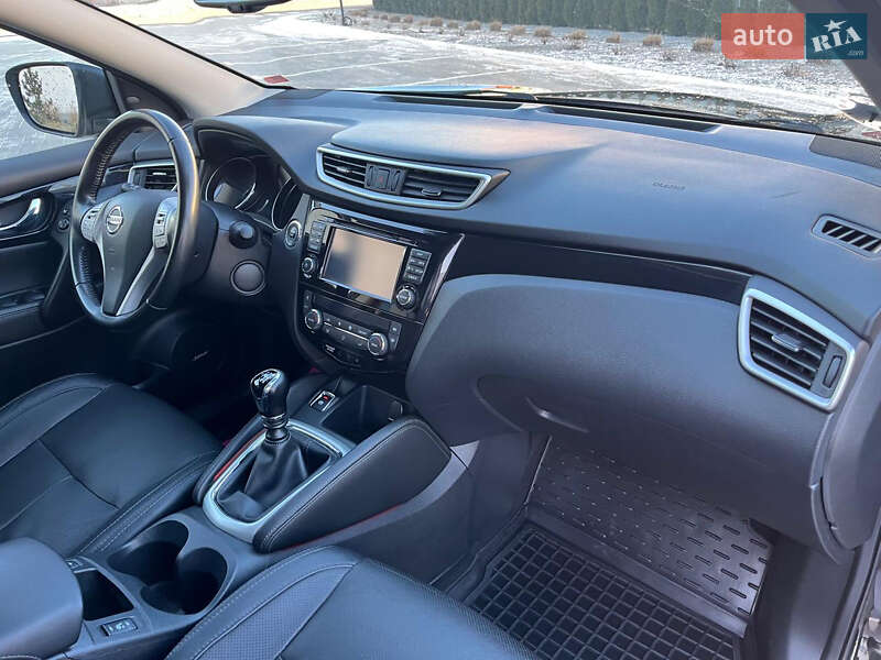 Внедорожник / Кроссовер Nissan Qashqai 2016 в Луцке