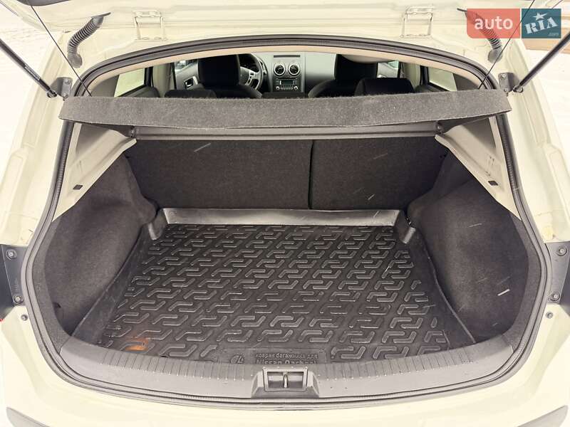 Внедорожник / Кроссовер Nissan Qashqai 2012 в Днепре