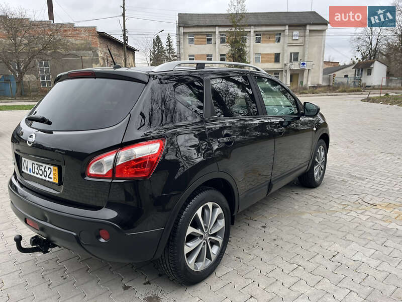 Внедорожник / Кроссовер Nissan Qashqai 2011 в Черновцах