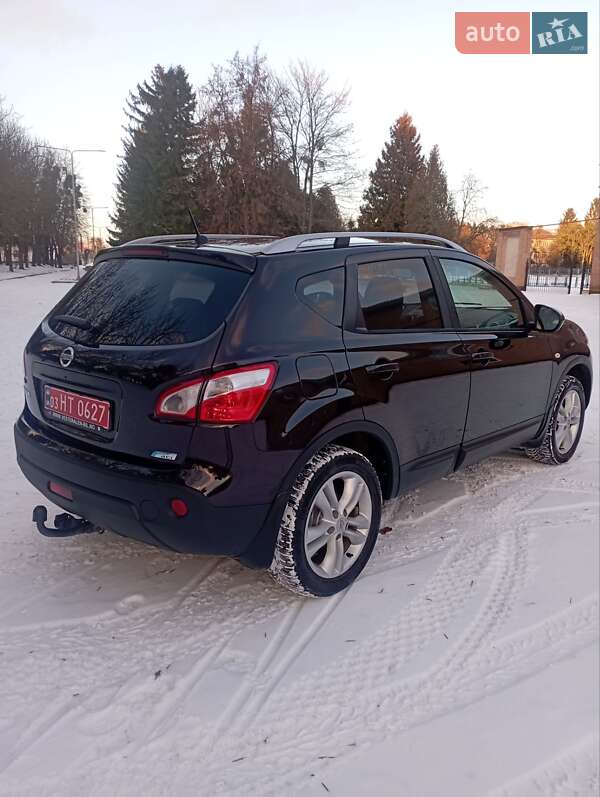 Внедорожник / Кроссовер Nissan Qashqai 2010 в Млинове