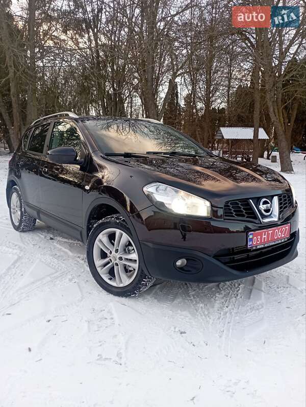 Внедорожник / Кроссовер Nissan Qashqai 2010 в Млинове