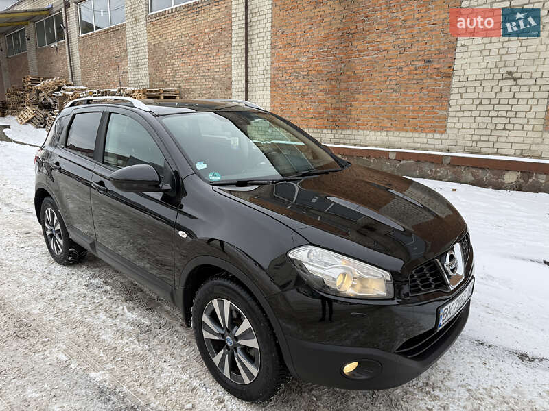 Позашляховик / Кросовер Nissan Qashqai 2011 в Рівному