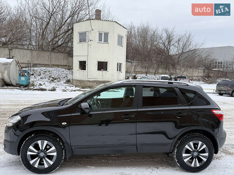Позашляховик / Кросовер Nissan Qashqai 2011 в Рівному