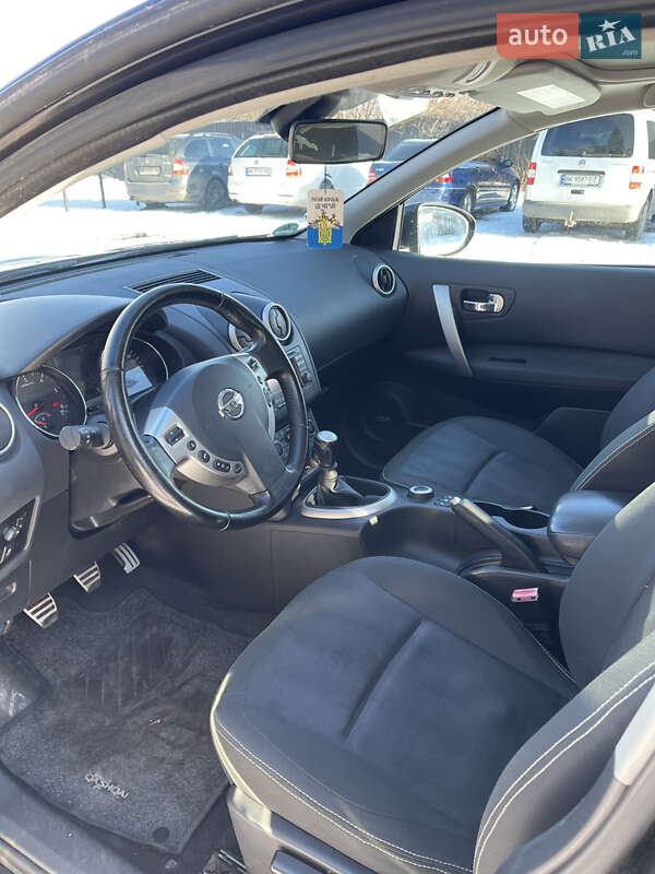 Позашляховик / Кросовер Nissan Qashqai 2011 в Рівному
