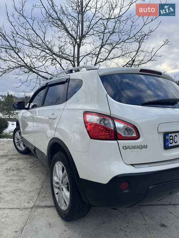 Внедорожник / Кроссовер Nissan Qashqai 2011 в Стрые