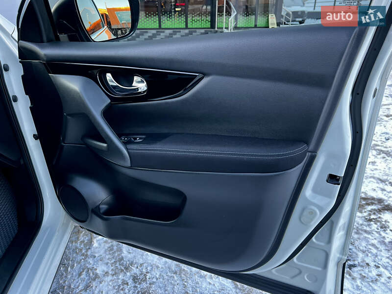 Позашляховик / Кросовер Nissan Qashqai 2017 в Тернополі