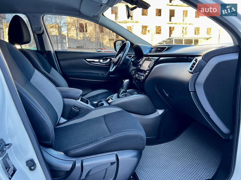 Позашляховик / Кросовер Nissan Qashqai 2017 в Тернополі